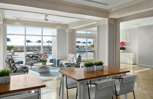 Central Beach Hotel | Marriott's BeachPlace Towers