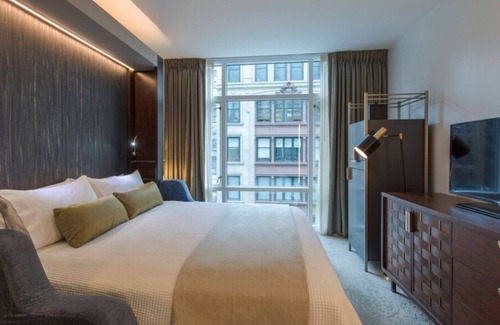 Midtown Complejo | Marriott's Vacation Club Pulse, NYC King Guest Room (City View)