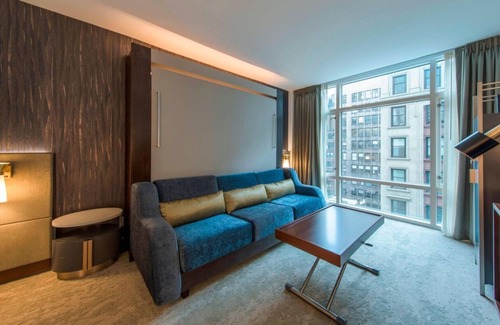 Midtown Complejo | Marriott's Vacation Club Pulse, NYC King Guest Room (City View)