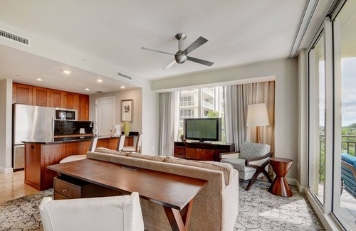 Singer Island Apartamento | Marriott Singer Island Beach Resort Condo Private Balcony with Pool View