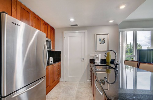 Singer Island Apartamento | Marriott Singer Island Beach Resort Condo Private Balcony with Pool View