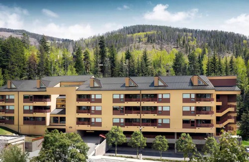 Highland Meadows Villa | Marriott SteamSide-Douglas 1-bedroom villa in Vail Sleeps 4, 2 bathrooms