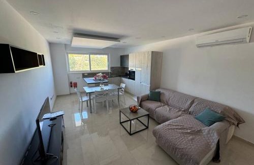 Marsaxlokk Apartamento | Marsaxlokk Modern Apartment, Large Backyard