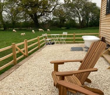 Pitney Otro | Marsh Farm Glamping Yappingale Shepherd Hut