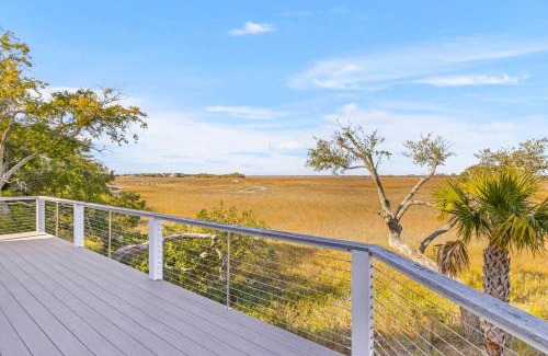 Marsh Island Casa | Marsh Island 9 - Best Sunset on the Island! Renovated Home!