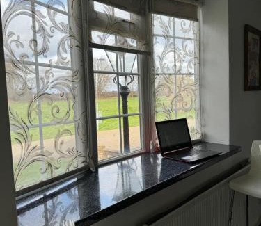 Leyton Casa | Marsh Lane Cottage
