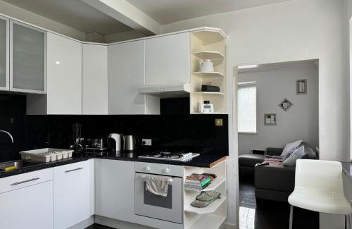 Leyton Casa | Marsh Lane Cottage