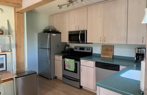 Bald Head Island Condominio | Marsh Madness at Timbercreek 18A, Beautiful Creek Views, pool and creek access
