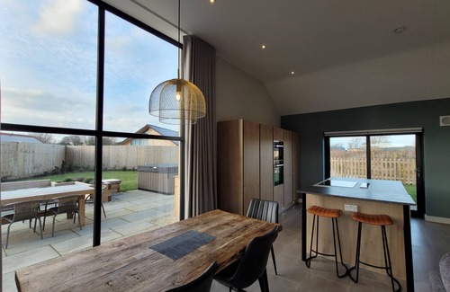 Dunholme Casa | Marsh Marigold Cottage, Ashlin Farm Barns