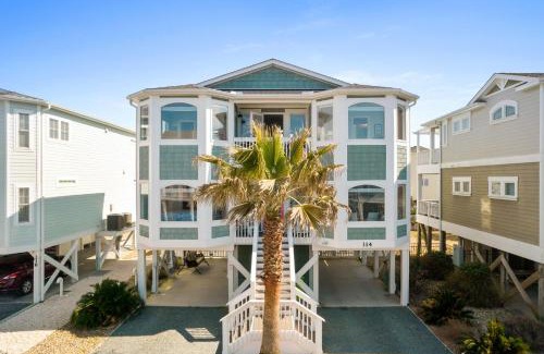 Holden Beach Casa | Marsh Mellowed by the Sea Brunswick Vacation Rentals Privated heated pool and beach