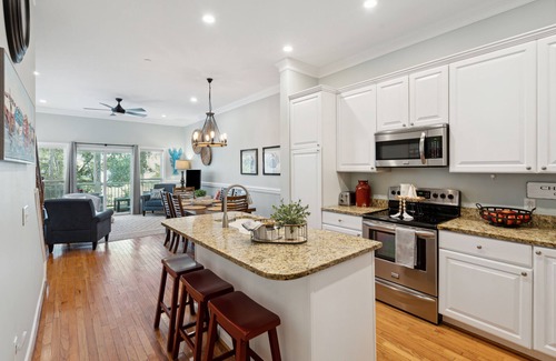 Waters Edge Casa | Marsh & River Views, Large Screen Porch, Community Pool & Dock - Crawdads Sing