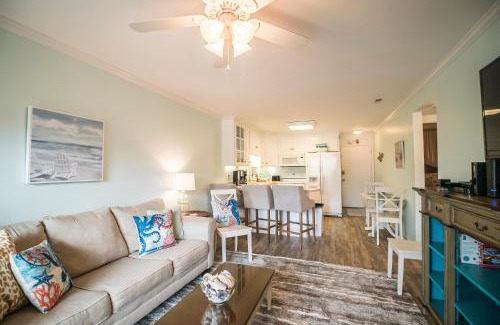 North Myrtle Beach Casa | Marsh Villas I-1 - 2nd Row Marsh View - Cherry Grove Section
