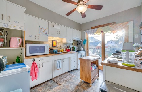 Marshalltown Casa | Marshalltown Vacation Rental w/ Private Yard!