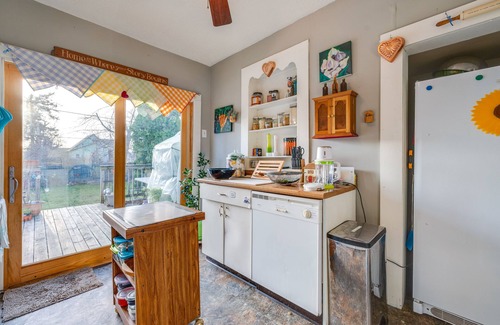 Marshalltown Casa | Marshalltown Vacation Rental w/ Private Yard!