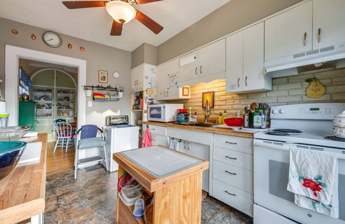 Marshalltown Casa | Marshalltown Vacation Rental w/ Private Yard!