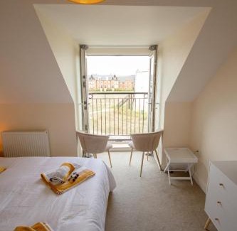 Felixstowe Casa | Martello Sunrise - Luxury 3-bedroom Seaview Beach House
