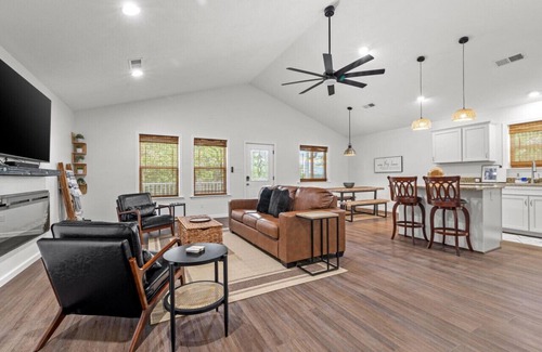 Isabella Casa | Charming 3-Bedroom Retreat Near Bull Shoals Lake