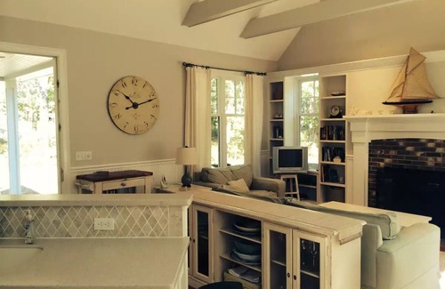 West Chop Cabaña | Martha's Vineyard Getaway Cottage