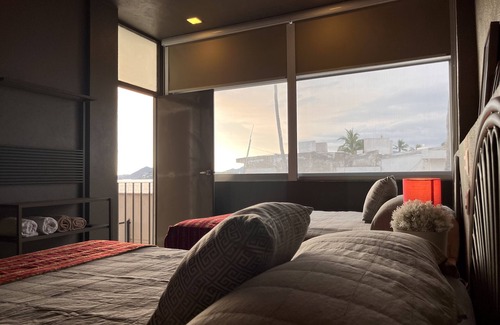 Manzanillo Hotel | Marthas Suites & Hotel