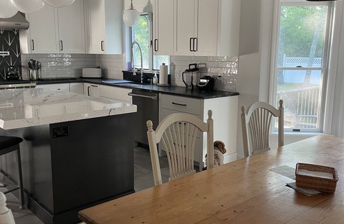 Vineyard Haven Casa | Martha’s Vineyard newly renovated house. Walk to downtown, boat and beach.