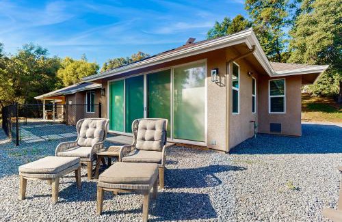 Oakhurst Casa | Martin and Helen’s Hideaway
