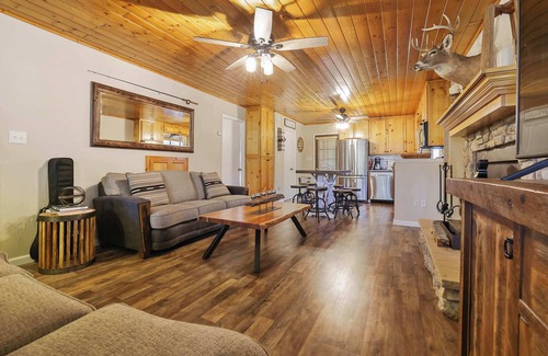 Springville Cabina | Martin Cabin @Pierpoint By SNP Trail of Giants