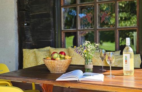 Smarje pri Jelsah Chalet De Esquí | Martin's Family Cottage with Hot Tub & Views