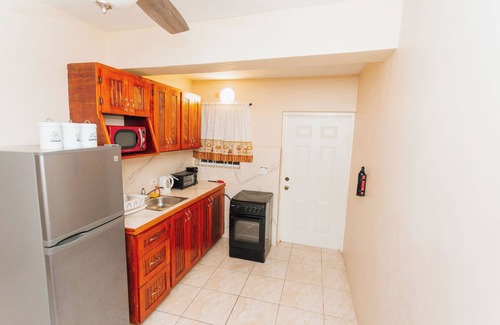 Potters Village Apartamento | Martin's Way @ Potters Village 1 BR Apartment