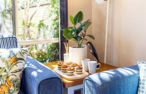 Nelson Bay Apartamento | Martys 7 2 Intrepid Cl - pool , air con , Wi-Fi and linen