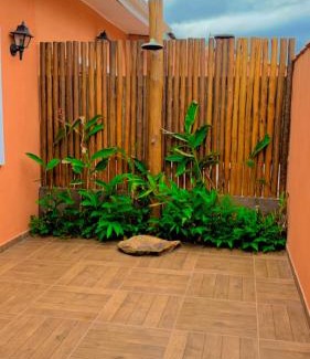 Agua Branca Casa | Maruá Casa próximo da praia do Perequê com garagem e churrasqueira