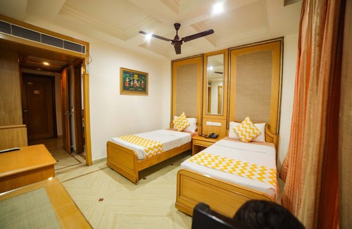 Sindhi Camp Hotel | Maru Casa