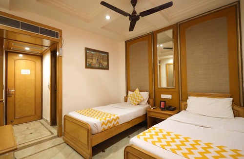 Sindhi Camp Hotel | Maru Casa