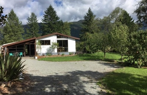Springs Junction Casa | Maruia Springs Cozy Cottage