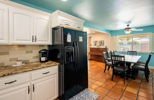 Raisin Casa | Marvel home w/ Pool, Gazebo, Movie Room, Gym, Traeger