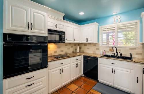 Raisin Casa | Marvel home w/ Pool, Gazebo, Movie Room, Gym, Traeger