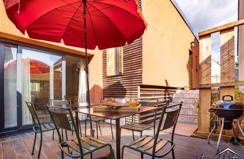Magny-le-Hongre Casa | Marvel House - Disneyland 5min, Private Parking, Terrace