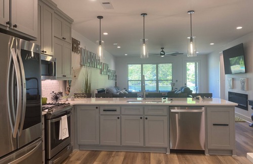 Mid America Casa | Marvel Lake House Too