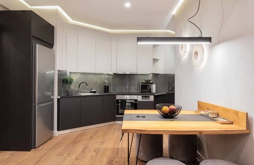 Athens City Centre Villa | Marvellous Athens Apartment | 3 Bedrooms | Apartment Warumo | Apartment with Everything You Could Desire Including its Proximity to the City | Acropolis