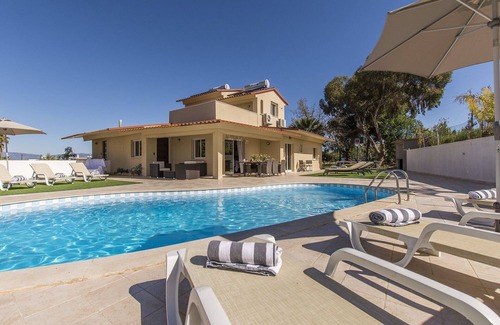 Estombar Villa | Maravillosa Villa Carvoeiro | Quinta da Saudade | Piscina Privada | Tenis de mesa