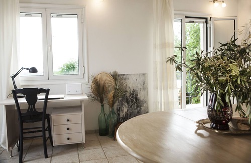 Karvelas Apartamento | Marvellous seaview green residence in Mani's heart