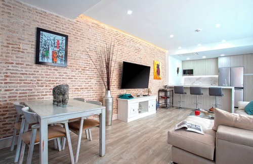 Triana Apartamento | Marvelous 2-bedroom Apartment With Terrace in Triana. Castilla II