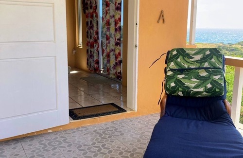 Friendship Bay Apartamento | Marvelous 2-bedroom apartment with AC
