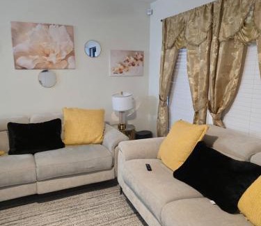 Georgetown Casa | Marvelous 3-bedroom 2-bathroom house with Central Air charming Georgetown