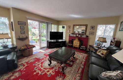 Guajome Casa | Marvelous 3 bedroom house with AC in Oceanside on a cul de sac.