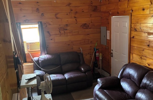 Williamstown Cabina | Marvelous 4-bedroom cabin in Williamstown NY with wifi.