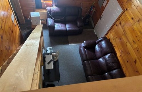 Williamstown Cabina | Marvelous 4-bedroom cabin in Williamstown NY with wifi.