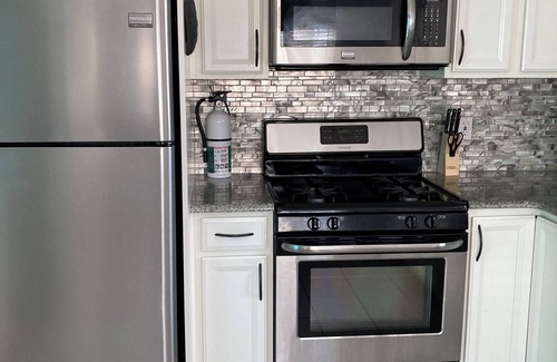Gold Coast Casa | Marvelous 4-bedroom beach block house in OCNJ
