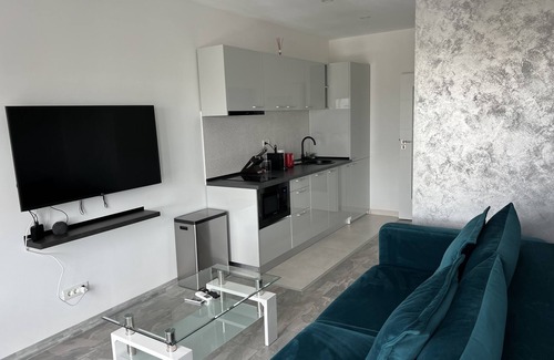 Militari Apartamento | Marvelous 4 Room Penthouse W14-W15