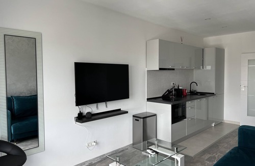 Militari Apartamento | Marvelous 4 Room Penthouse W14-W15