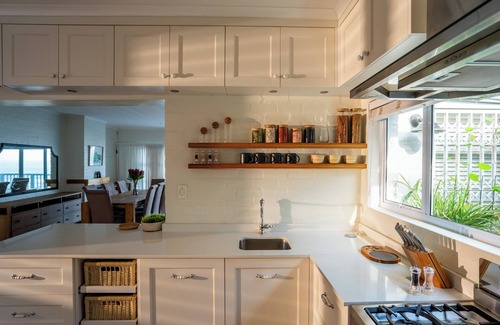 Cape Peninsula Casa | Marvelous 5-bedroom house with WiFi, pool, beach and more in Cape Town